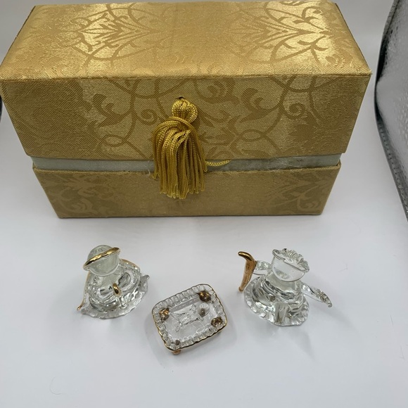 Messengers...Set of Mary, Joseph and baby Jesus. Glass with gold trim. - Picture 12 of 12